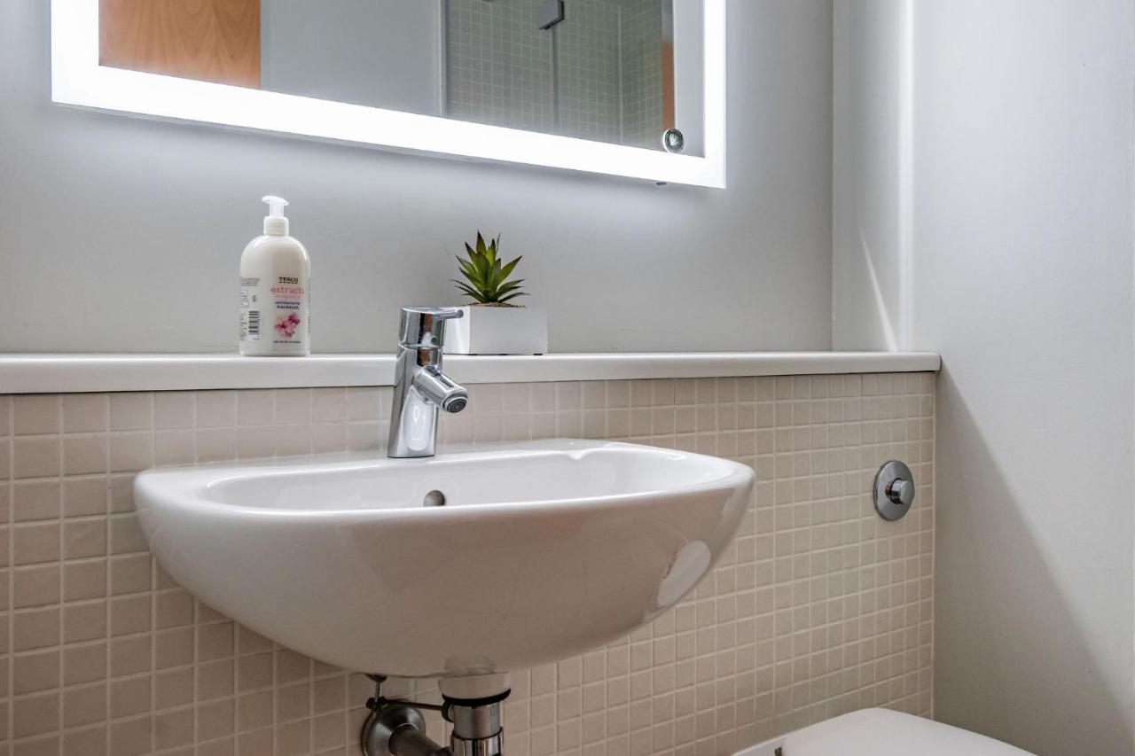 Amazing Apartments - Cables Wynd Near The Shore - Free Parking Единбург Екстериор снимка